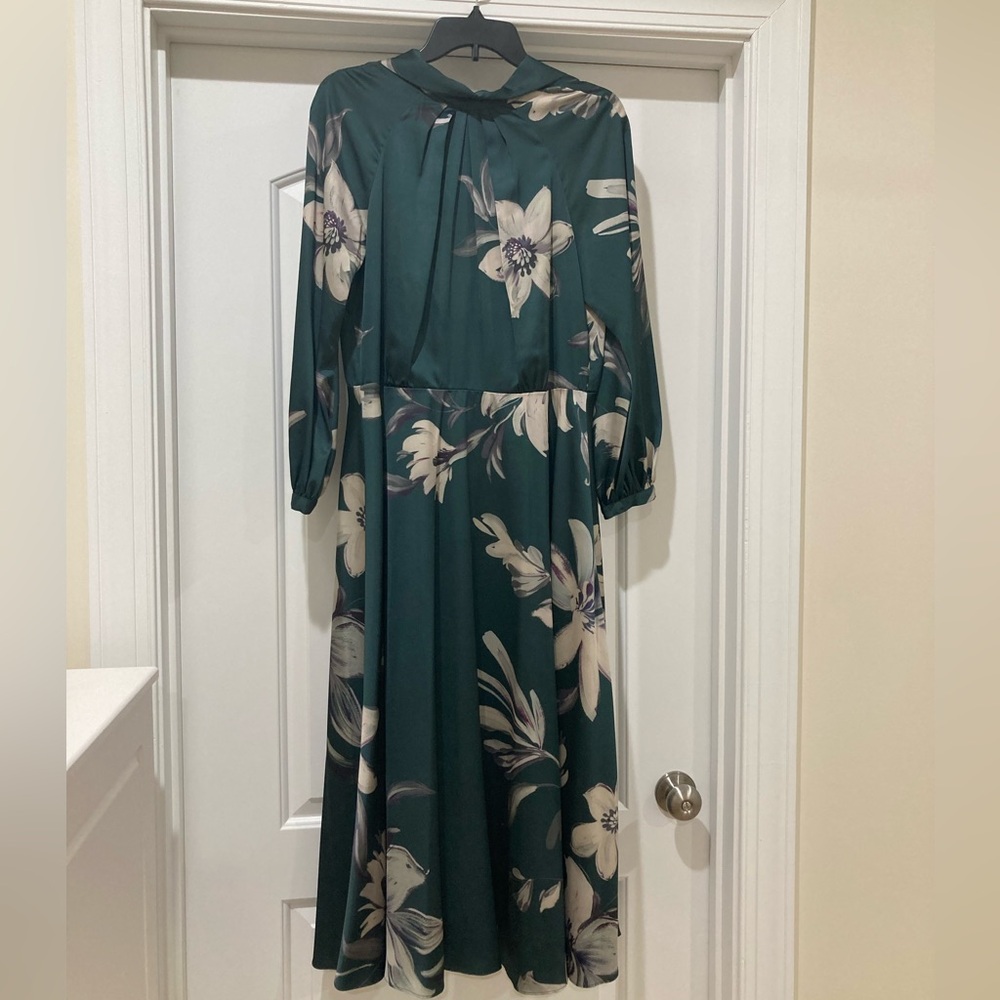 Teri Jon BY Rickie Freeman Chic Floral Midi Dress with Tie Neck - Picture 8 of 10